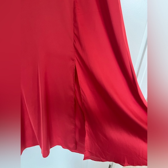 Alexia Admor Red Satin Puff Sleeve Midi V Neck Slit Dress Size 6 - Picture 8 of 8